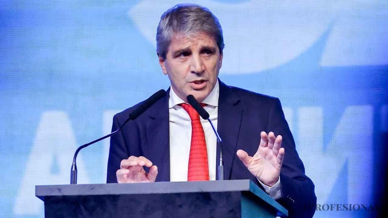 Argentina: Canje de Bonos Dólar Linked Alivia Presión Inmediata, Pero la Cautela del Mercado Persiste