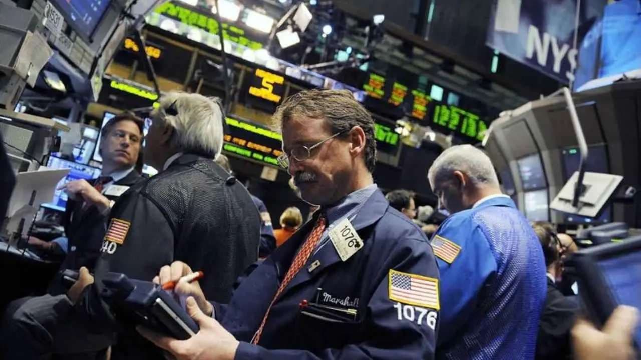 Argentina en la Encrucijada: Riesgo País Disparado y Economía con Vientos en Contra