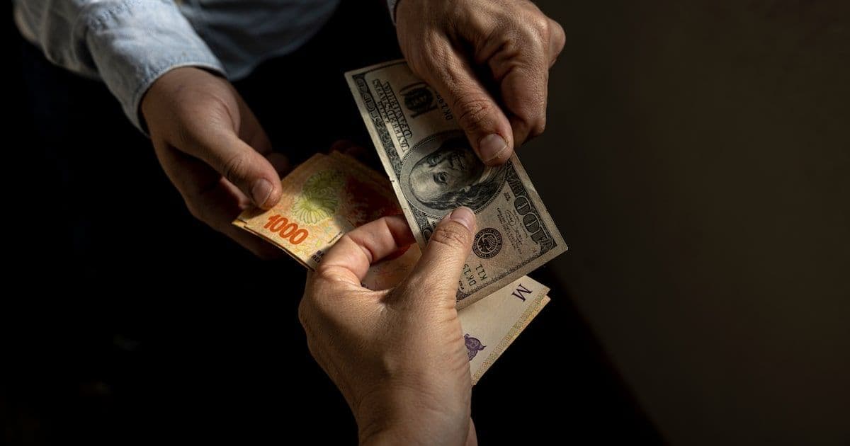 La Paradoja del Dólar en Argentina: Obsesión Persistente ante una Estabilidad Frágil