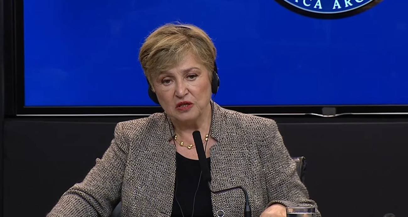 Argentina en la Encrucijada Global: Volatilidad Externa y Desafíos Internos Moldean el Mercado
