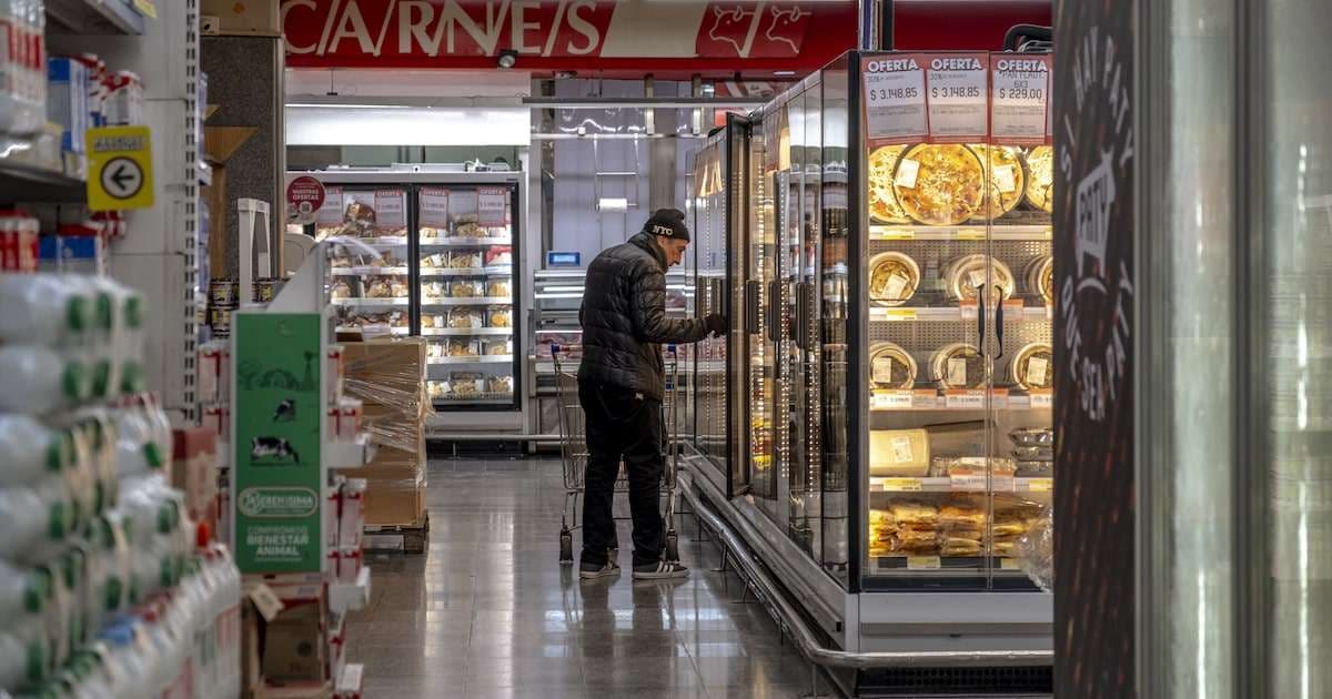 Consumo en Argentina: El E-commerce Desafía la Contracción General del Primer Semestre