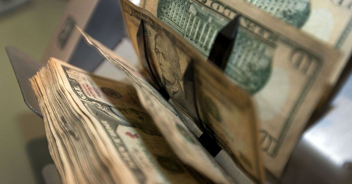 Navegando la Volatilidad: La Estrategia Cambiaria del BCRA y sus Implicaciones para el Mercado