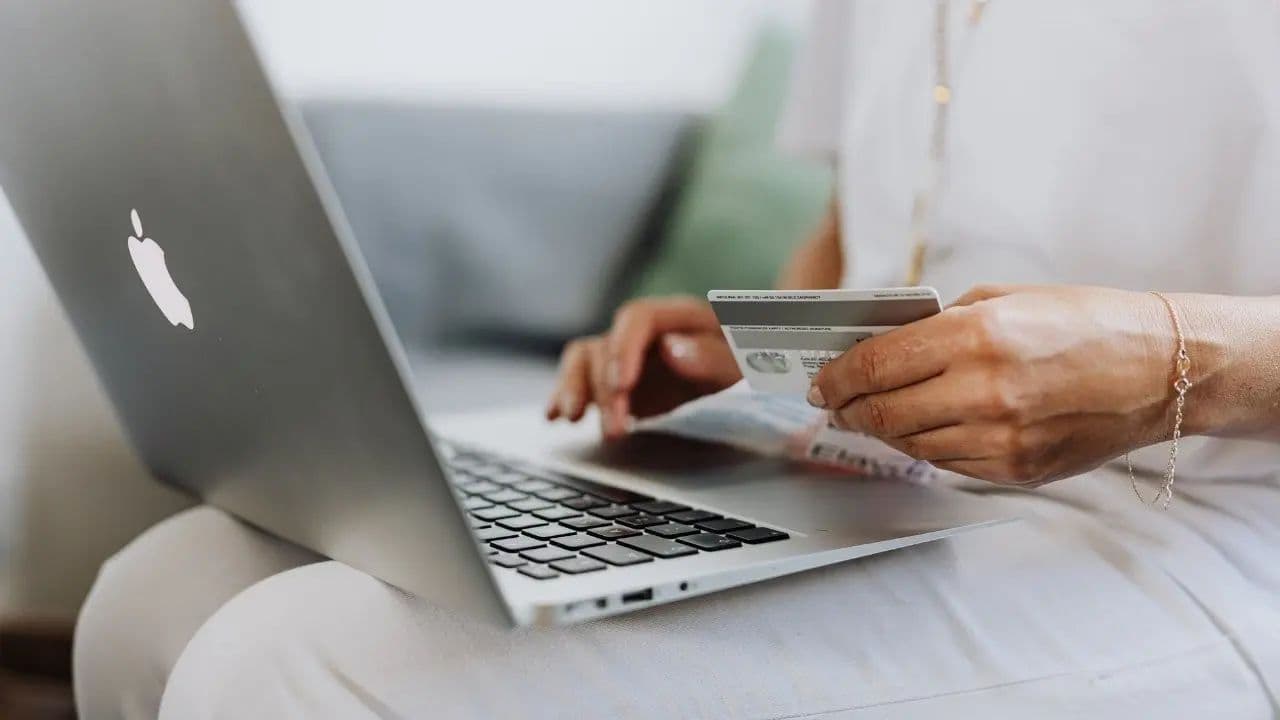 Fraude Digital: El Talón de Aquiles del E-commerce Argentino y sus Implicaciones para Inversores
