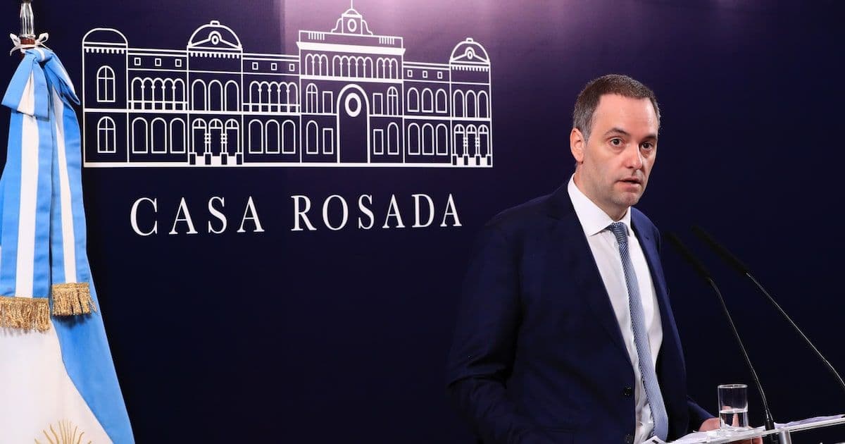 La Renuncia de Adorni y su Eco en la Confianza Inversora en Argentina