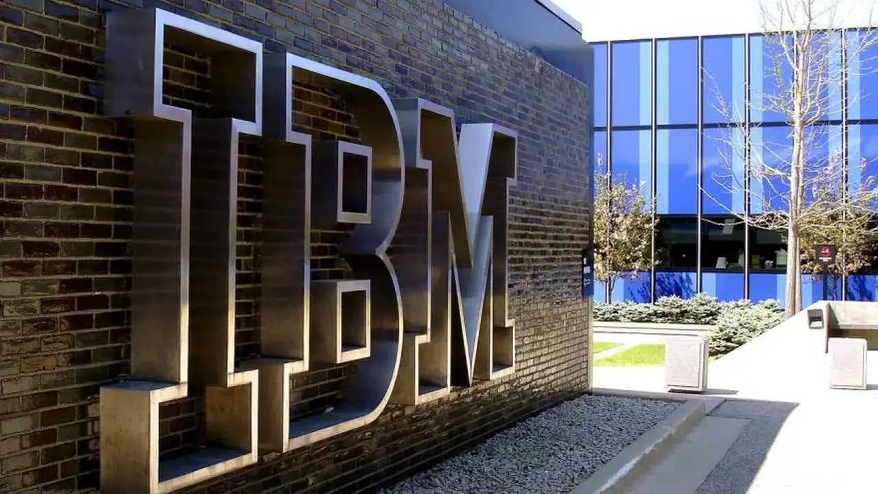 La Ola de la Inteligencia Artificial Remueve Wall Street: IBM se Desploma Mientras las 'Siete Magníficas' Gastan sin Precedentes