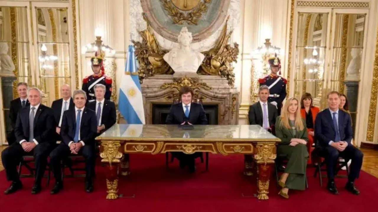 La Reforma Monetaria de Milei: Entre la Estabilidad Prometida y los Obstáculos Políticos y Fiscales
