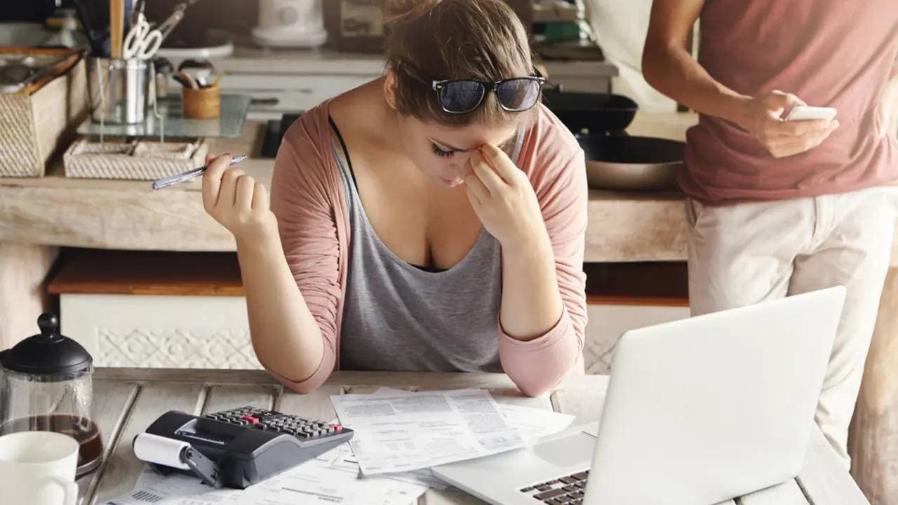 Radiografía de la Morosidad: Bancos y Fintechs en la Batalla por Refinanciar Deudas