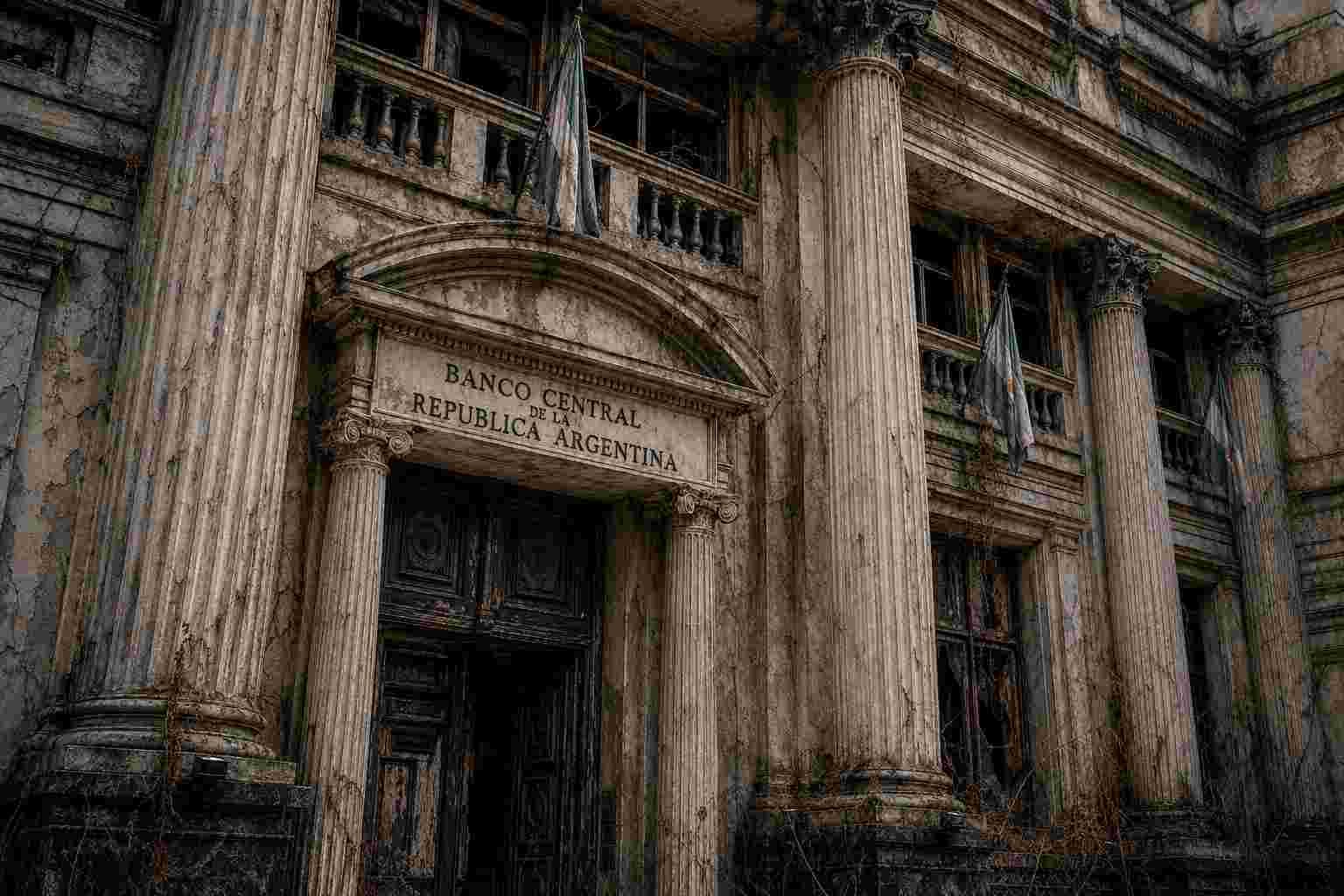 El Dilema del Banco Central Argentino: ¿Cerrar o Reformar frente a la Deflación Global?