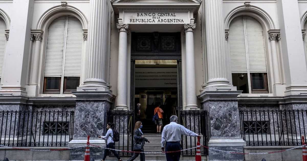 Mora Crediticia en Argentina: La Fragilidad del Repunte y Sus Riesgos para los Inversores