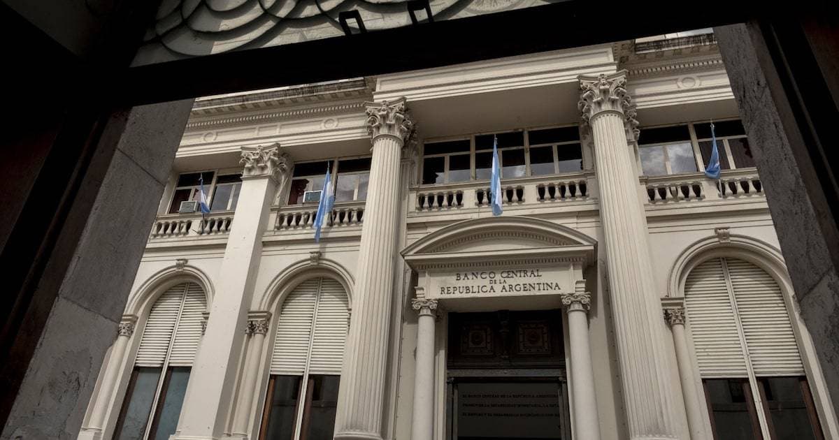 Oro Argentino: La Opacidad en la Gestión de Reservas Genera Tensión Política y Preocupación en el Mercado