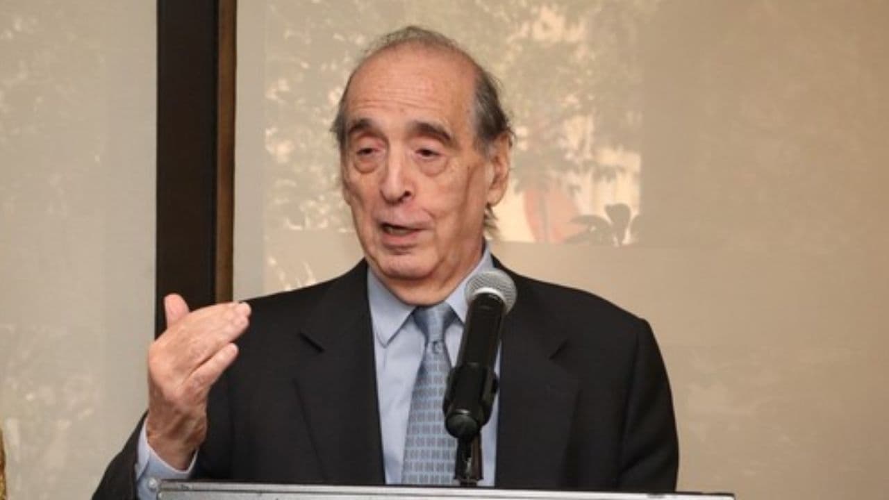Argentina 2027: ¿Tormenta Perfecta o Rumbo Invertido? Advertencias de Arriazu y JP Morgan Sacuden el Horizonte Económico