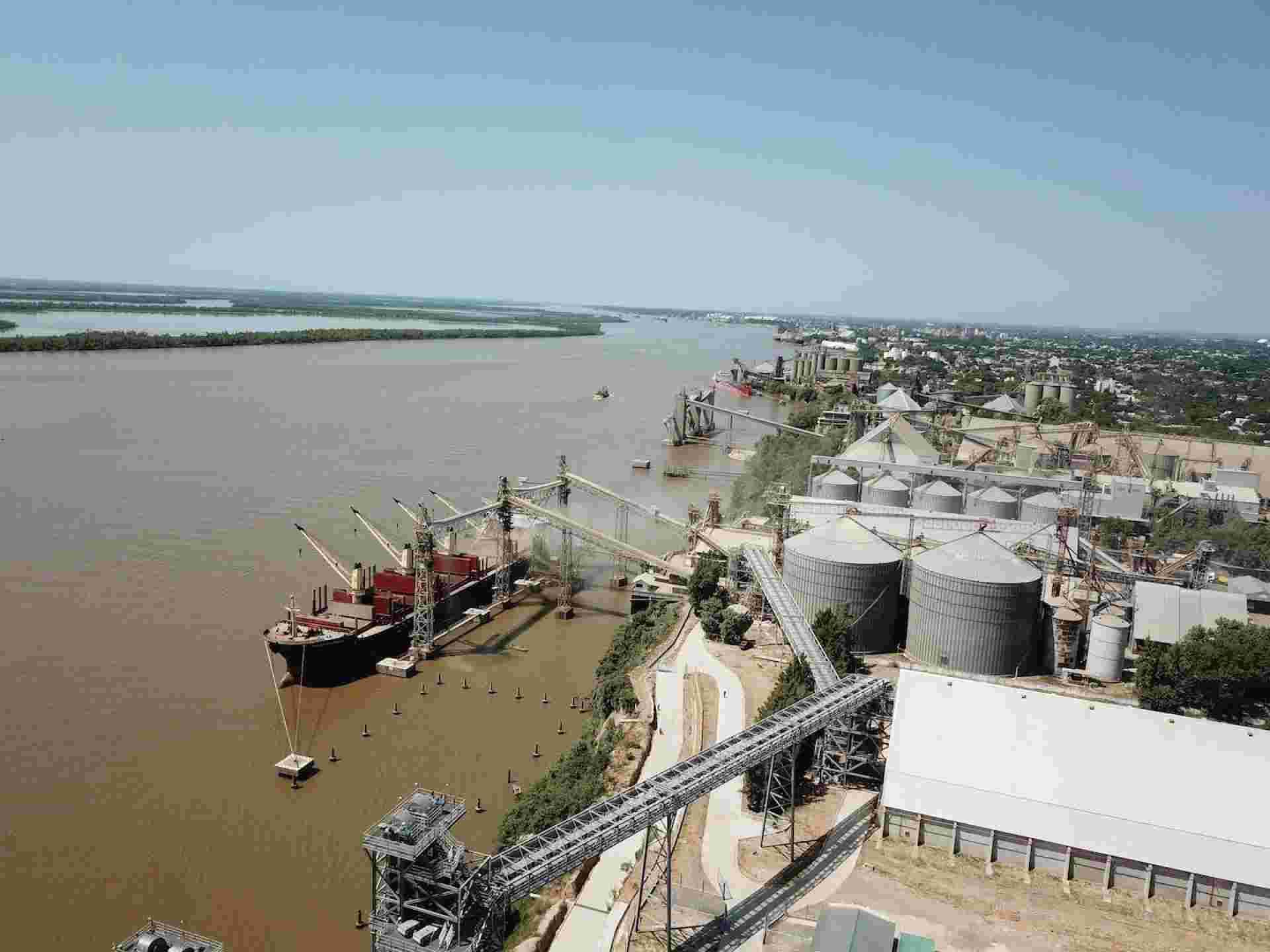 Argentina: El Boom Exportador Sostiene el Superávit Fiscal Pese a la Baja de Retenciones