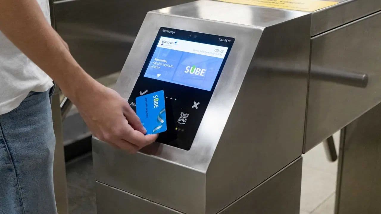 La Batalla por la Billetera del Viajero: SUBE se Mantiene Firme ante el Avance de los Pagos QR en Argentina
