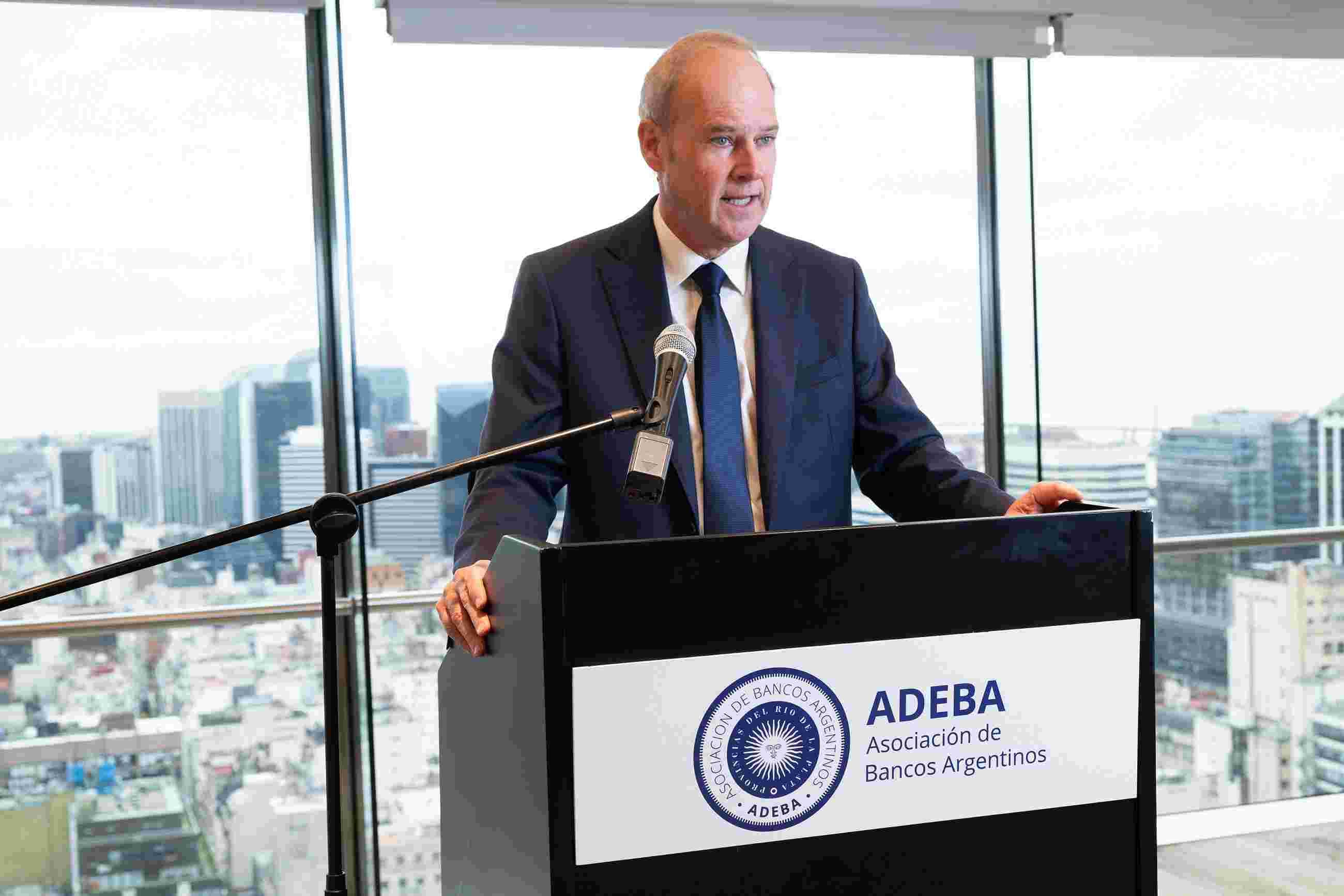 Argentina busca reactivar su economía: el sistema financiero apunta a duplicar el crédito y atraer US$250.000 millones
