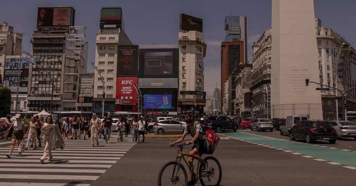 Argentina: La Recesión Se Profundiza en Julio Pese al Optimismo Oficial