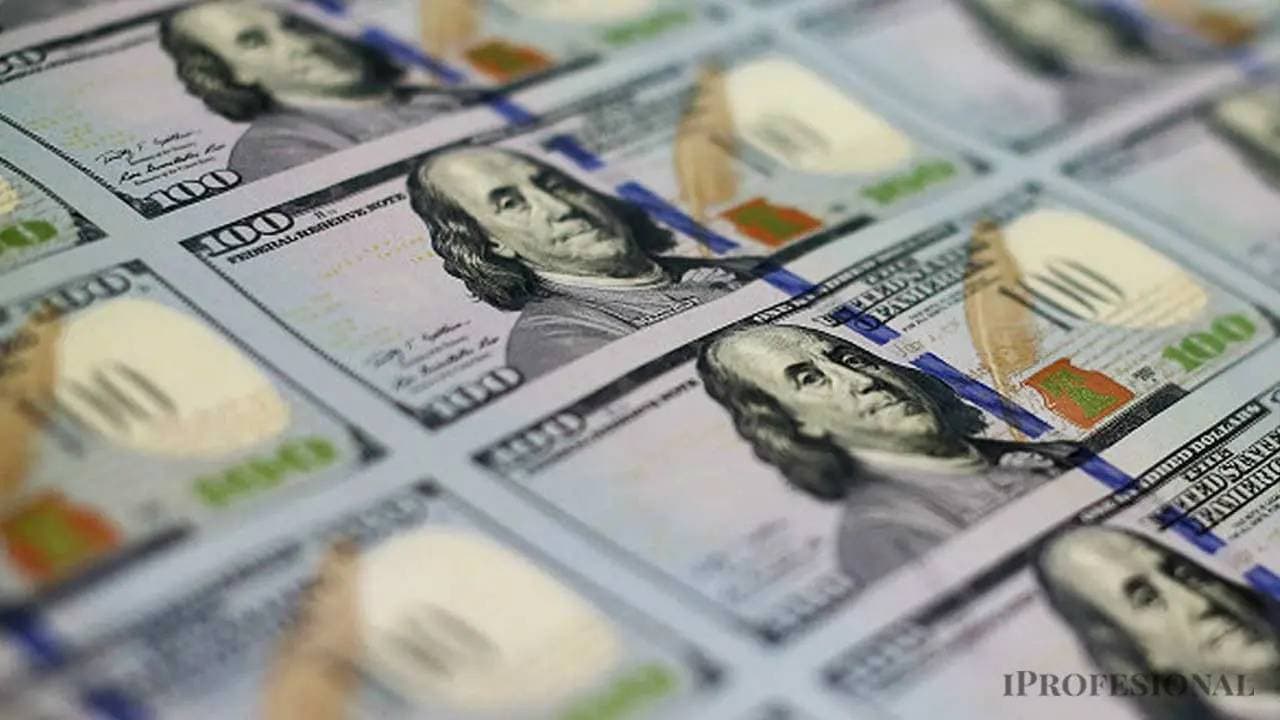 El Dólar en América Latina: Navegando la Encrucijada de la Fed y el Carry Trade