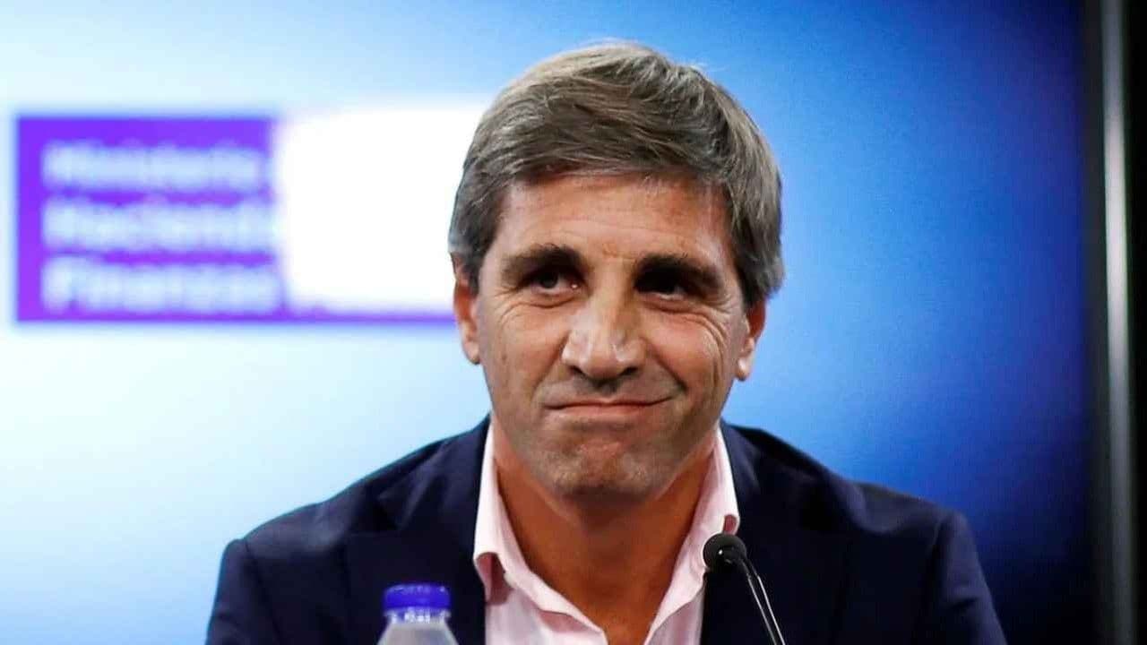 La Disciplina Fiscal Argentina: Un Superávit Inédito con Desafíos en el Poder Adquisitivo