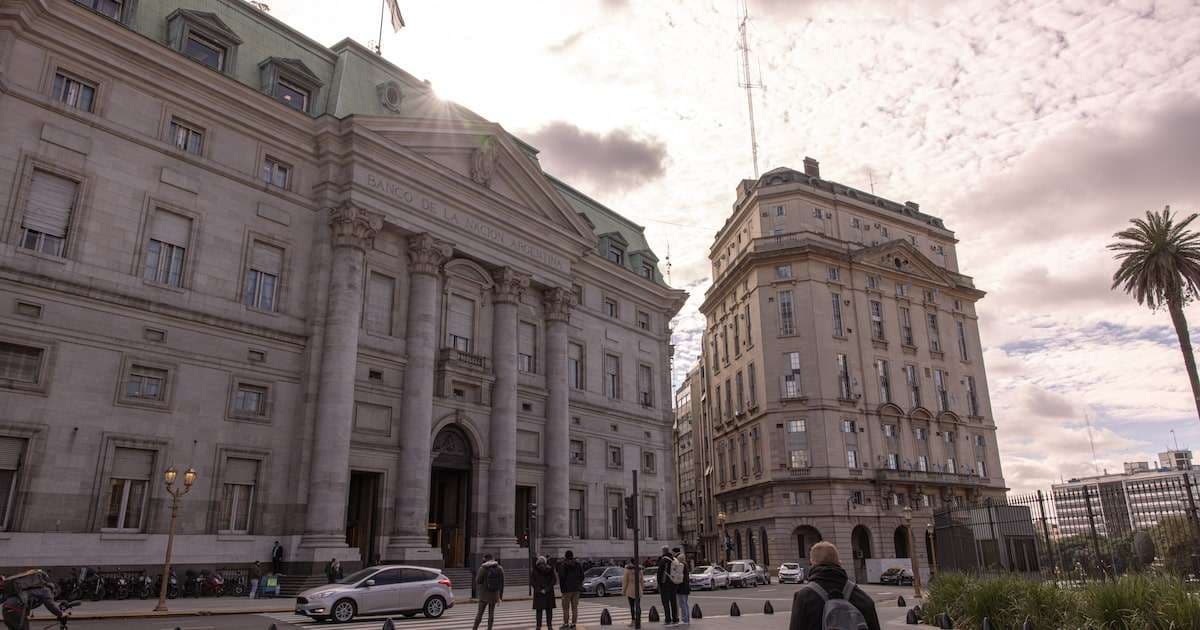 El Dólar en Argentina: Factores de Estabilidad y los Vientos Externos que Podrían Desafiarla
