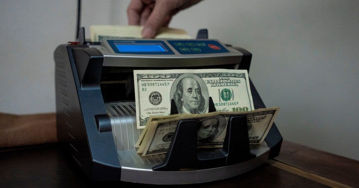 Argentina Reabre la Caja de Pandora del Crédito en Dólares: ¿Impulso Económico o Recuerdo de Crisis Pasadas?