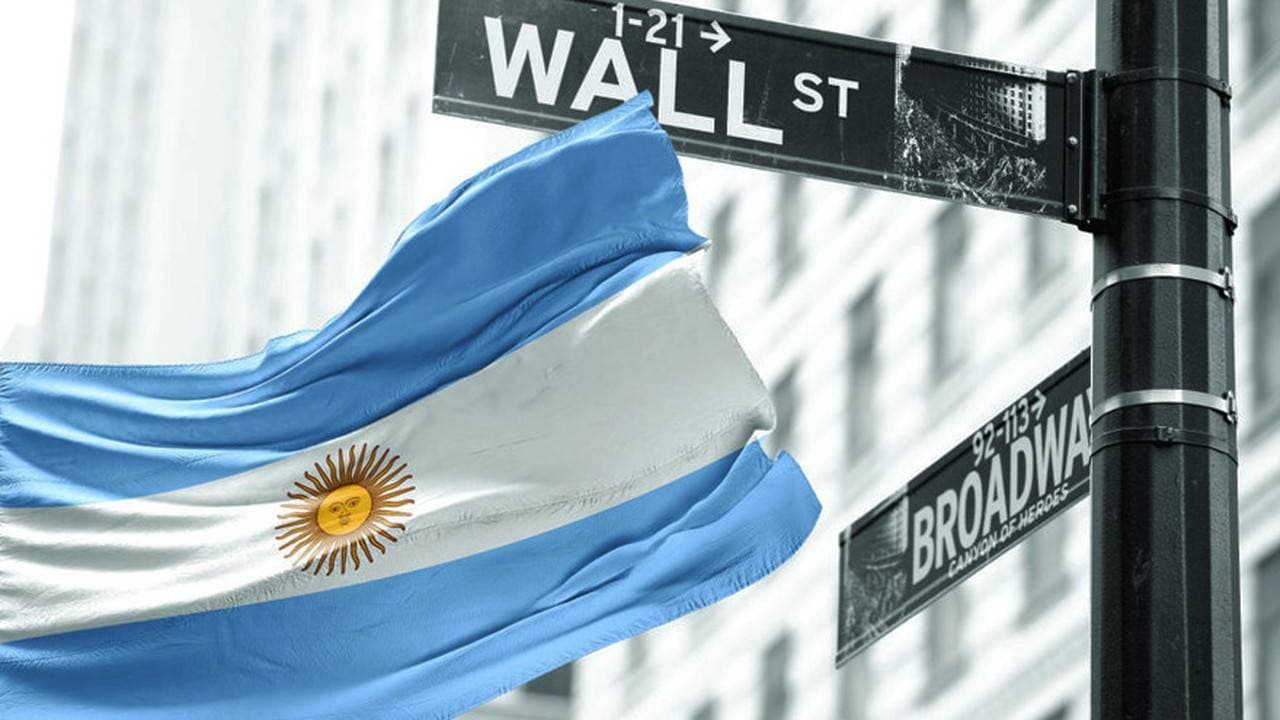Argentina y Wall Street: La paradoja de una deuda atractiva en medio de la tormenta política